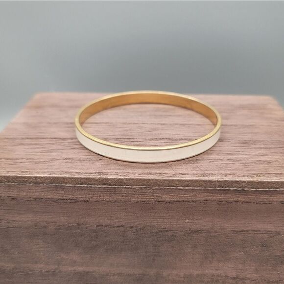 TRIFARI Gold Toned Bracelet - Picture 1 of 4